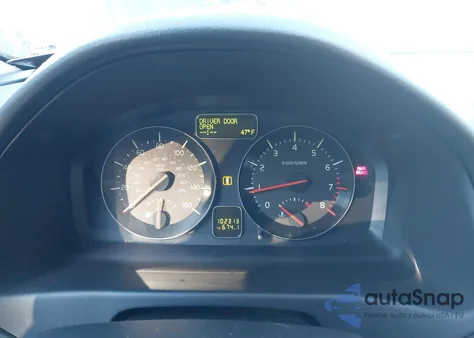 2011 Volvo C30 T5 из США, поврежденный, VIN YV1672MK2B2236485